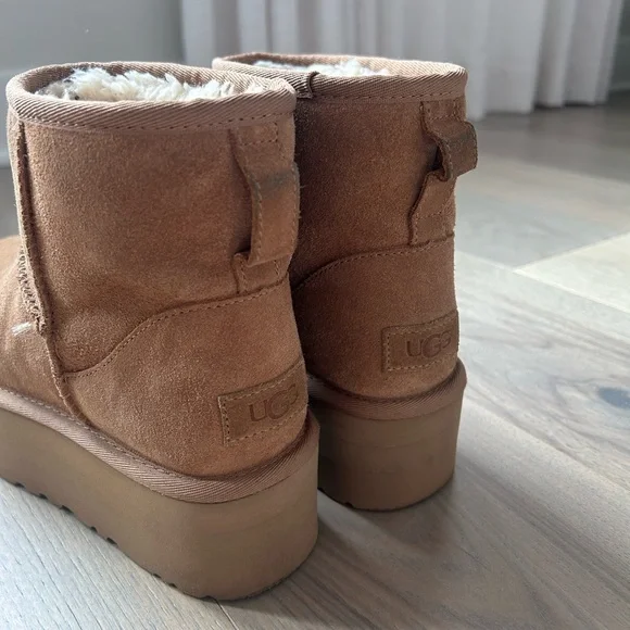 UGG CLASSIC MINI PLATFORM BOOTS; Chestnut; Size 7 - Picture 6 of 8